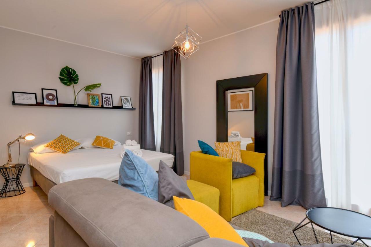 Desenzanoloft Le Chateau De Margot Desenzano del Garda Zewnętrze zdjęcie